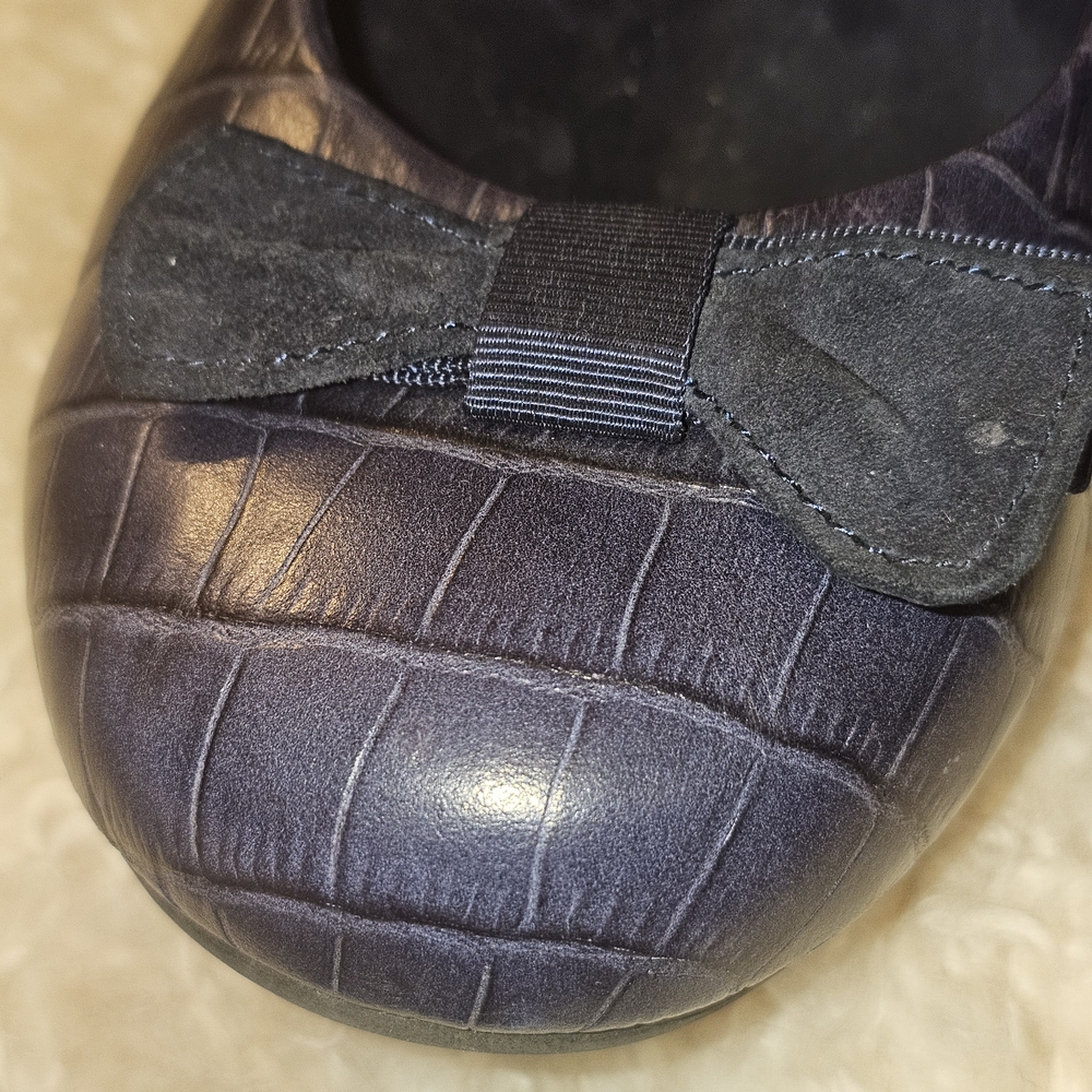 Vionic Navy Croc-Embossed Flats - Picture 10 of 15